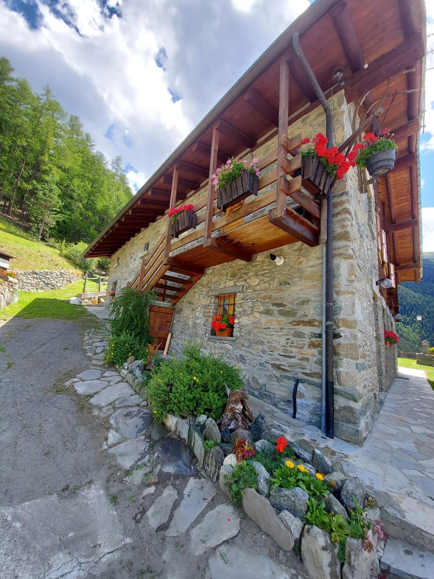 Monolocale Di Montagna Pensionat Gressan Eksteriør billede